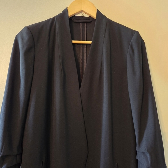 Aritzia Babaton Power Hip Blazer Classic Black Open Front Casual Size US 6. - Picture 8 of 15